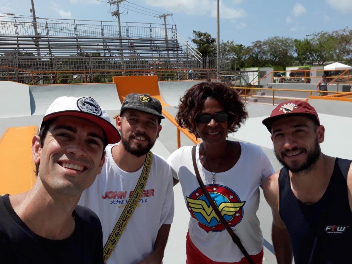Perto Do Aeroporto De Salvador - Dona Pitanga Hostel ラウロ・ジ・フレイタス エクステリア 写真